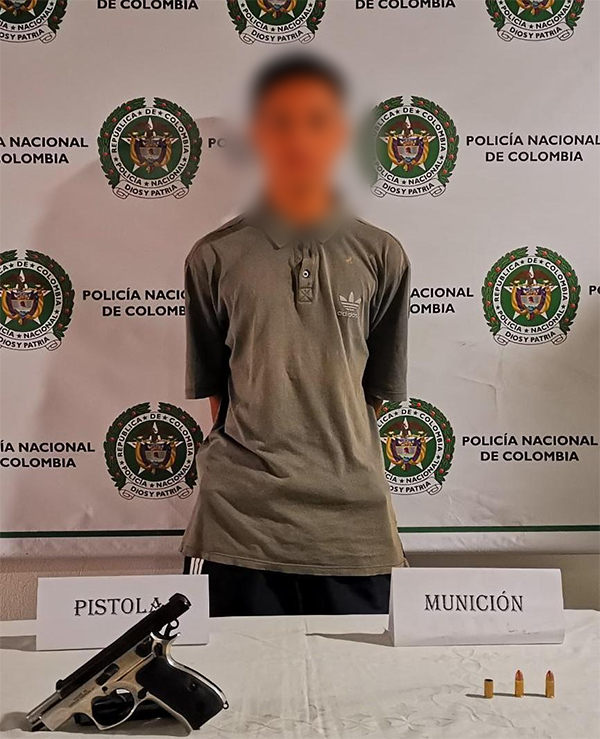 Foto ¡Qué hacías con esa arma! Capturado cuando la portaba en el