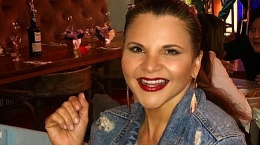 FOTO: ¡Le admiraron fue los pies! Diva Jessurum posó muy sensual en vestido corto y fascinó a sus seguidores