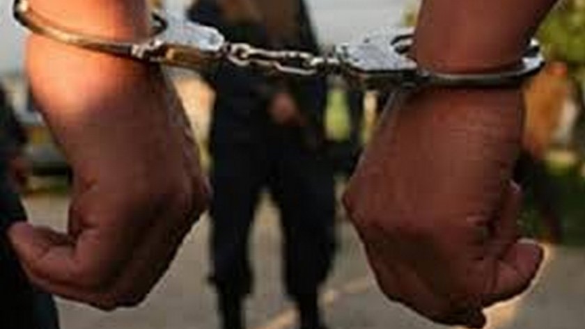 Dos fleteros venezolanos cogieron a ‘cachazos’ a una joven de 19 años en Bello 1 comerciante