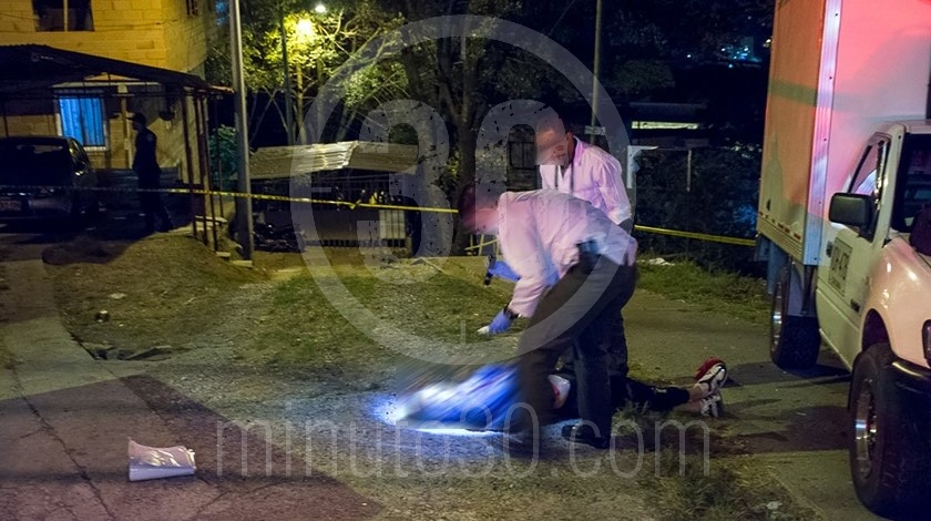 EN FOTOS Y VIDEO: Este joven apareció muerto a balazos en Robledo, pero nadie vio ni escuchó nada 8 homicidio en Robledo Villa FLora 3