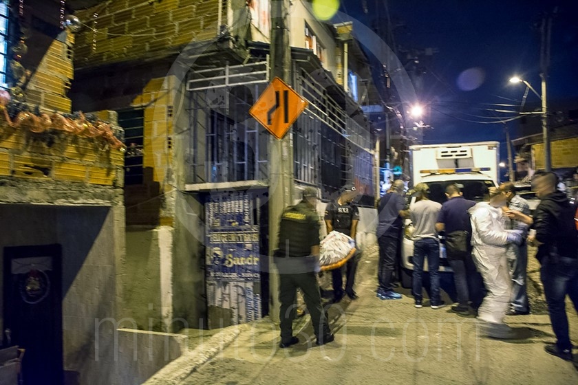 Fotos: Tendido en la calle, y con múltiples tiros en el cuerpo, encuentran sin vida a un joven de 25 años en San Javier 5 homicidio la torre levantamiento1323