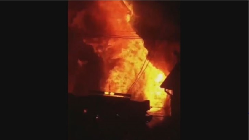 ¡No se sabe cómo pasó! Incendio devoró en Chile la histórica iglesia de San Francisco de Ancud