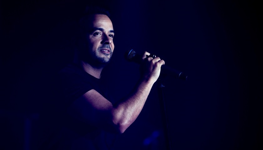 Muerte de un ser querido enluta el inicio de año para la familia de Luis Fonsi