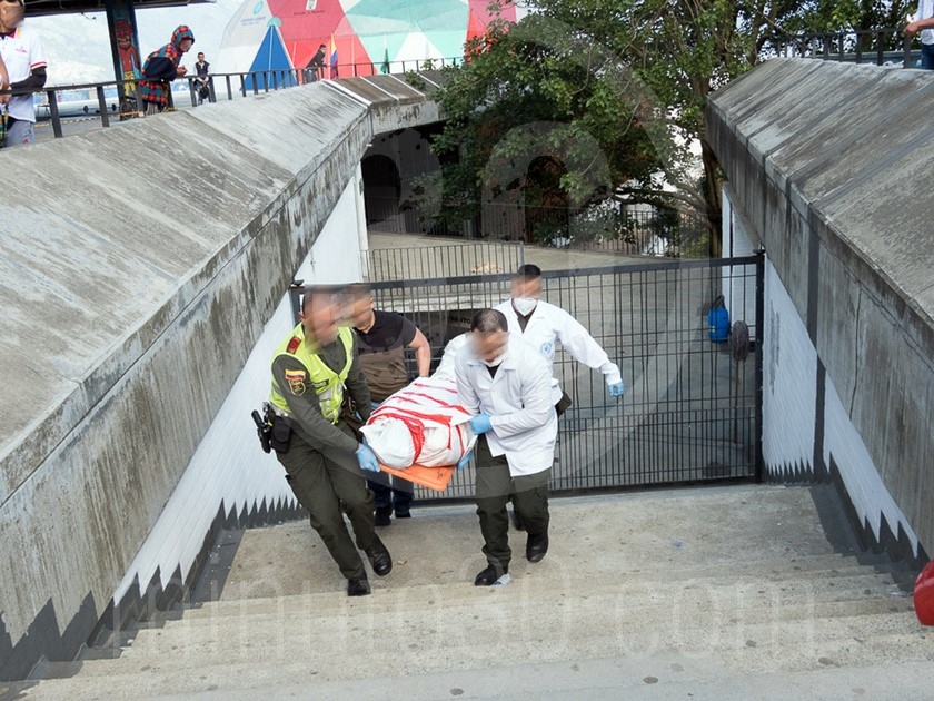 Fotos: Dentro de un colegio en Santo Domingo murió un hombre luego de caer desde un piso alto 5 muerto santo domingo inspeccion tecnica 5827