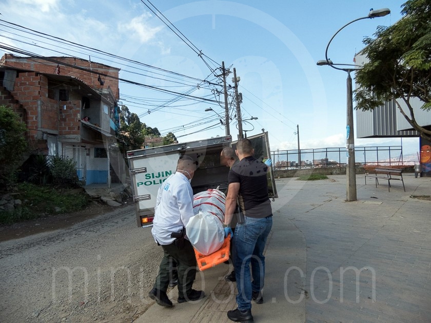 Fotos: Dentro de un colegio en Santo Domingo murió un hombre luego de caer desde un piso alto 8 muerto santo domingo inspeccion tecnica 5831