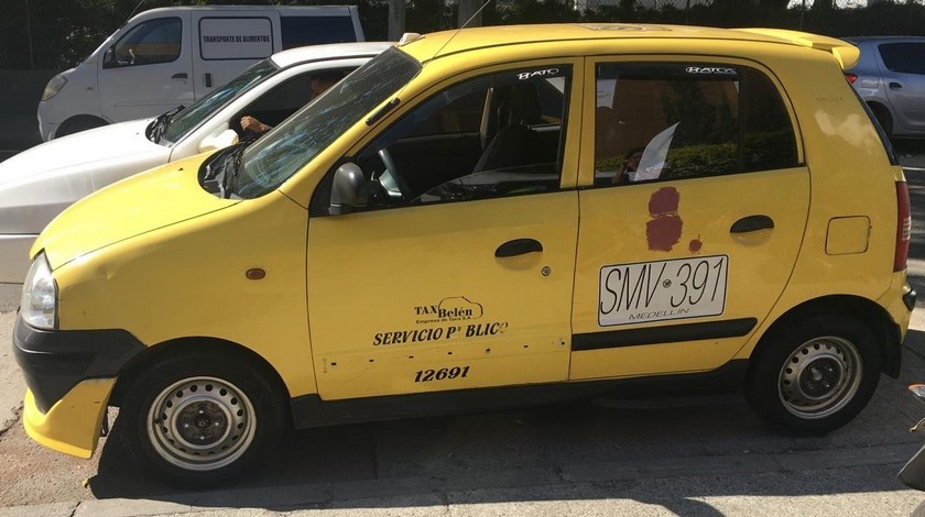 ¡Buena esa! Policía recupera taxi en el barrio Machado de Bello 1 taxi recuperado