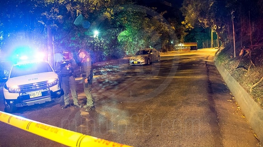 FOTOS: Atacaron a disparos a un conductor cuando estaba a pocos metros del sitio donde fue asesinado un venezolano en Robledo- La Cuchilla 3 tetantiva de homicidio robledo 6 1 2020 6