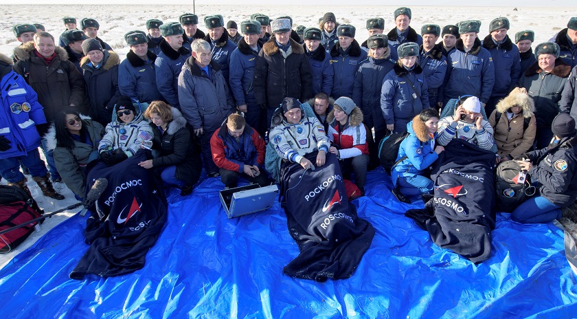 Con récord de permanencia de una mujer en el espacio, así retornó la Soyuz MS-13 2 ASTRNAUTAS SOYUZ 2