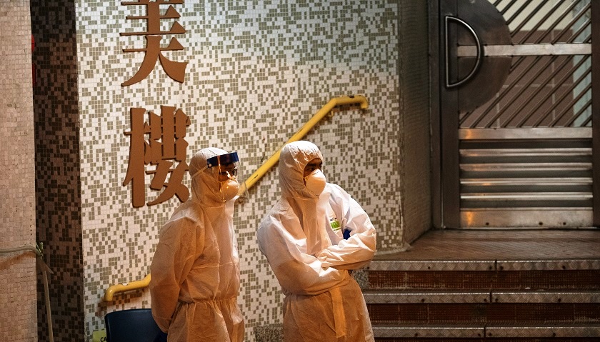 Aumentan a 1.016 muertos y a 42.638 los contagios por el coronavirus en China