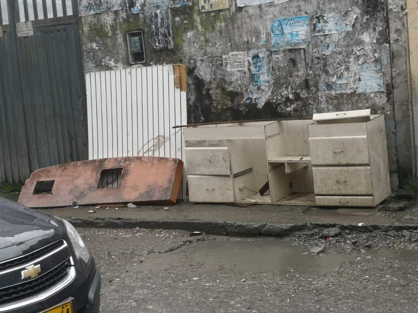 FOTOS: Sancionaron a varios ciudadanos que fueron 'pillados' tirando basura en plena vía pública de Quibdó 8 POR ARROJAR BASURAS APLICAMOS EL C%C3%93DIGO NACIONAL DE SEGURIDAD Y CONVIVEN... 1