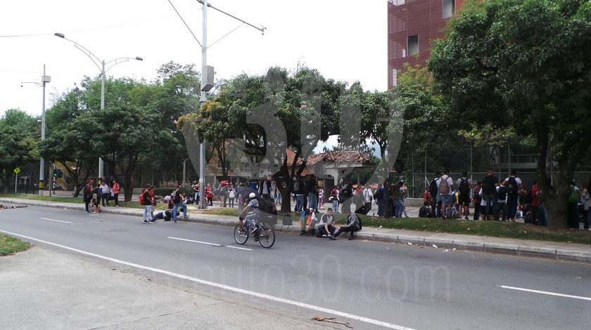 EN VIDEO: “Los estudiantes pacíficos los han dejado solos”, dice secretario de Gobierno sobre encapuchados en el Poli