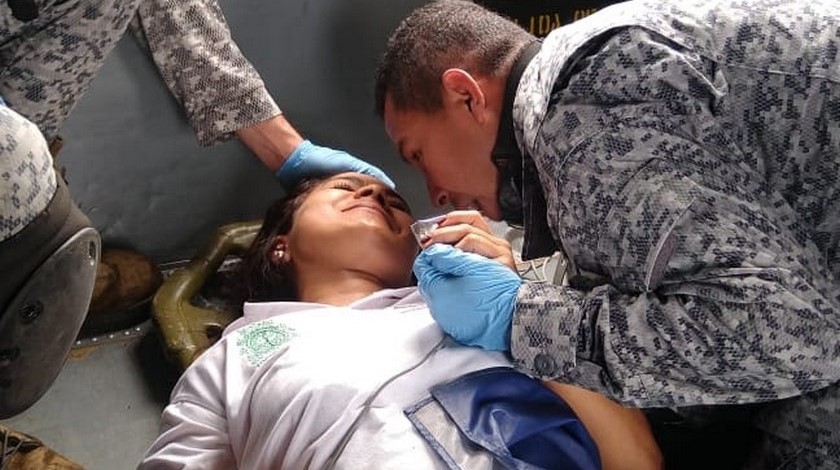 Foto: Mujer fue rescatada por el helicóptero UH-60 Ángel tras sufrir una fuerte caída en Urrao (Antioquia)