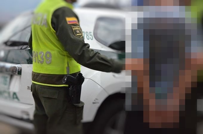 Debía estar en domiciliaria por un homicidio pero lo capturaron en plena calle del barrio Santa Cruz 1 SANTA CRUZ captura persona detenido operativo barrio santa cruz medellin