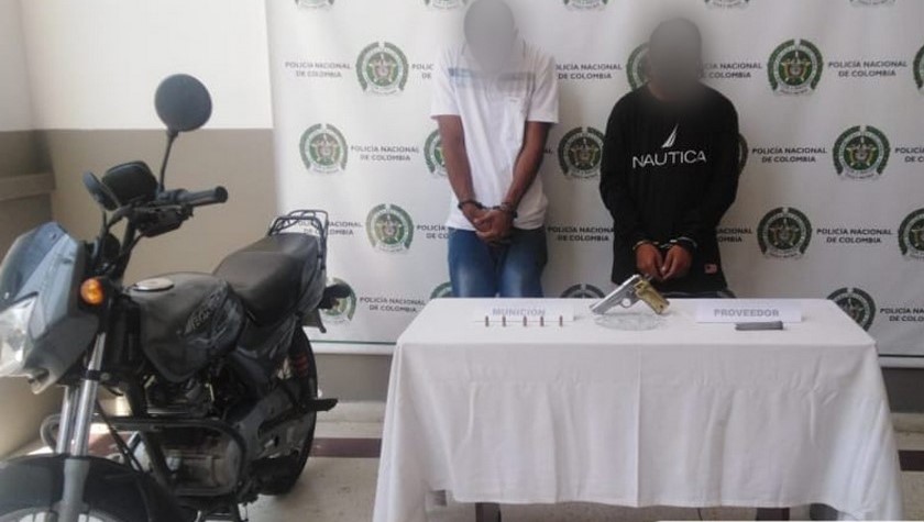 Foto: Capturados dos venezolanos portando un arma de fuego ilegal en el municipio de Bello 1 captura bello 3