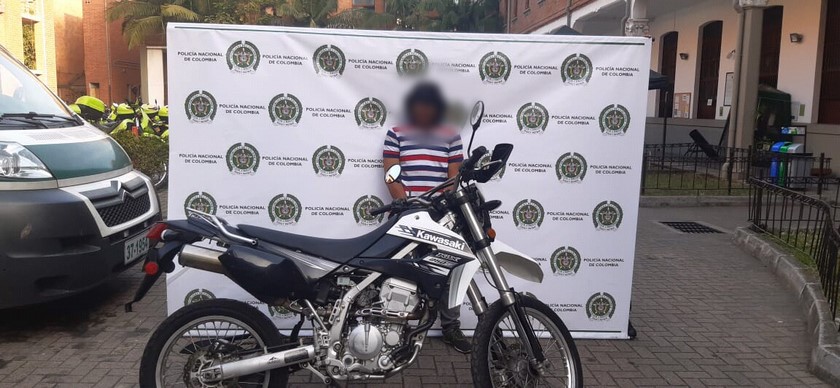 Foto: ¡Gracias al GPS! Fue capturado un hombre mientras andaba en una moto robada por la Alpujarra 1 captura los colores 1