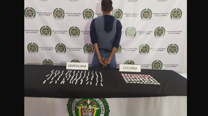 Lo cogieron en el Centro de Medellín con más de 80 dosis de base de coca 1 capturado en el centro de medellin