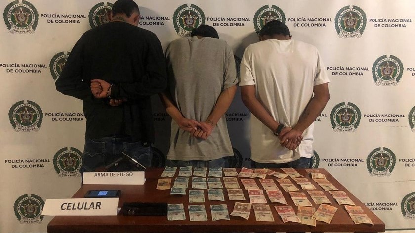 Fotos: ¡Que conchudos! Quisieron robar a un taxista pero fueron capturados por la Policía en el barrio Loreto 1 capturados loreto 1