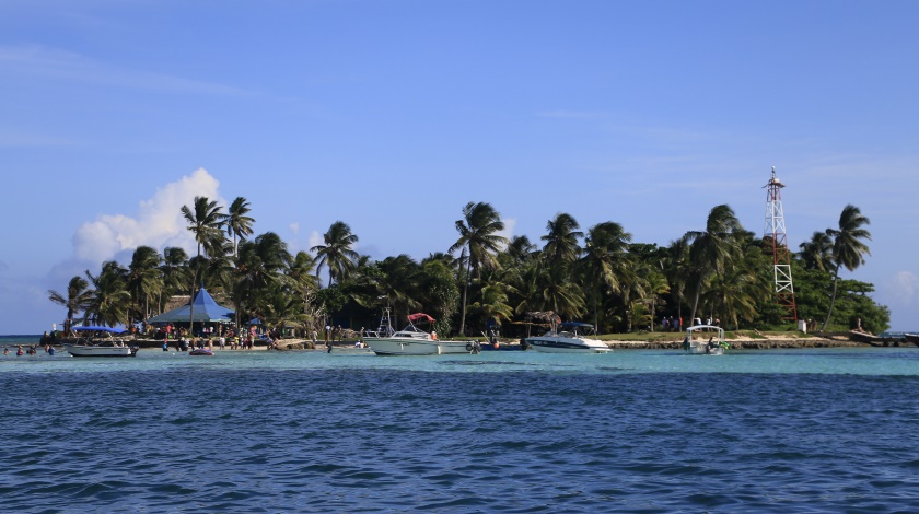 Residuos sin tratar ahogan a la paradisiaca isla de San Andrés