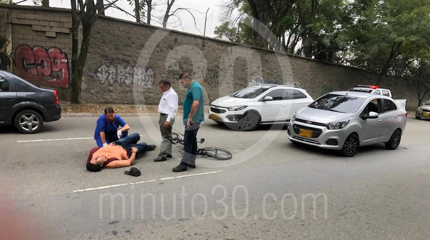 FOTO: Ciclista al parecer fue arrollado por un vehículo cuando se desplazaba por el sector de La Iguaná 