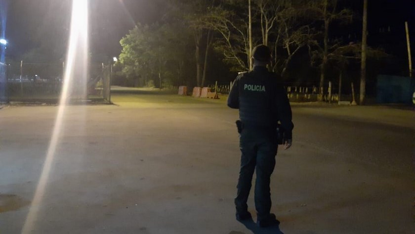 Huyeron al ver la policía dejando un paquete con marihuana y coca 1 ESUDLqqWsAEkKE1