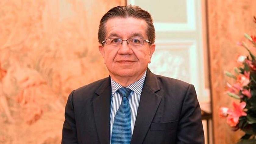 Ministro Ruiz habla del fútbol y posible vuelta