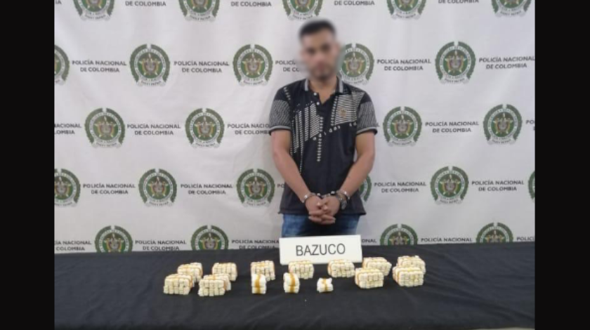 A este sujeto lo cogieron en el Centro de Medellín con más de 3 mil dosis de bazuco 1 captuado con bazuco
