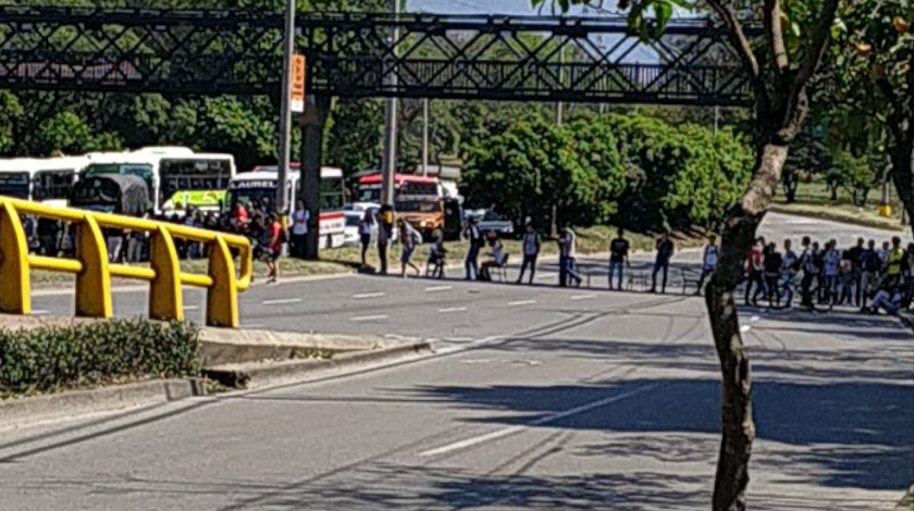 FOTOS: Cierres viales por La Nacional y el ITM por manifestaciones ciudadanas