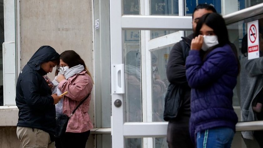 El presidente de Chile, Sebastián Piñera (d). EFE/ Alberto Valdés/Archivo