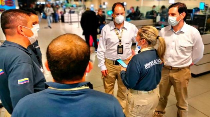 Cancillería desmintió que esté cobrando por los trámites para repatriación de colombianos varados en el extranjero