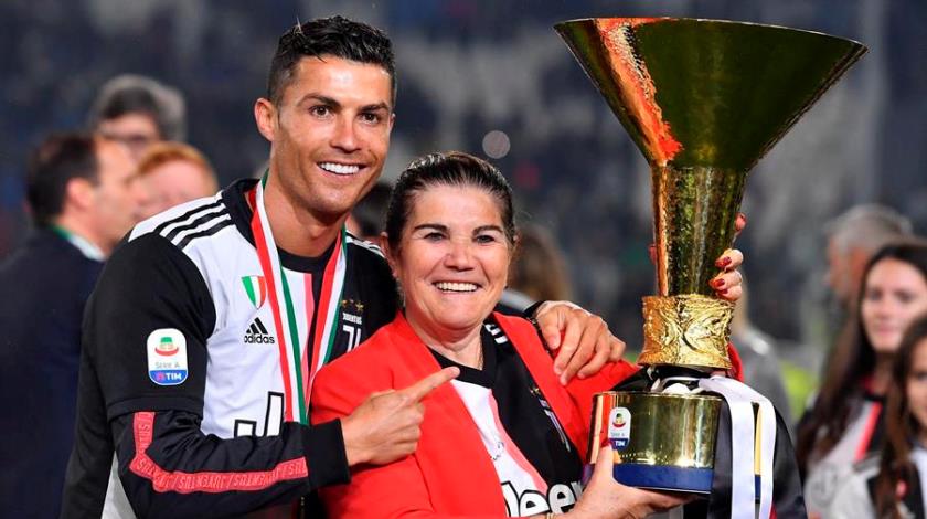 ¡Por un accidente cerebrovascular! La madre de Cristiano Ronaldo internada en Funchal