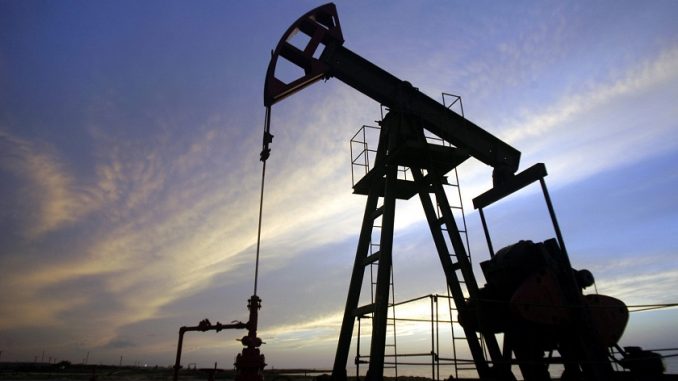 El petróleo Texas se desploma un 22 % por la guerra de precios en medio del coronavirus