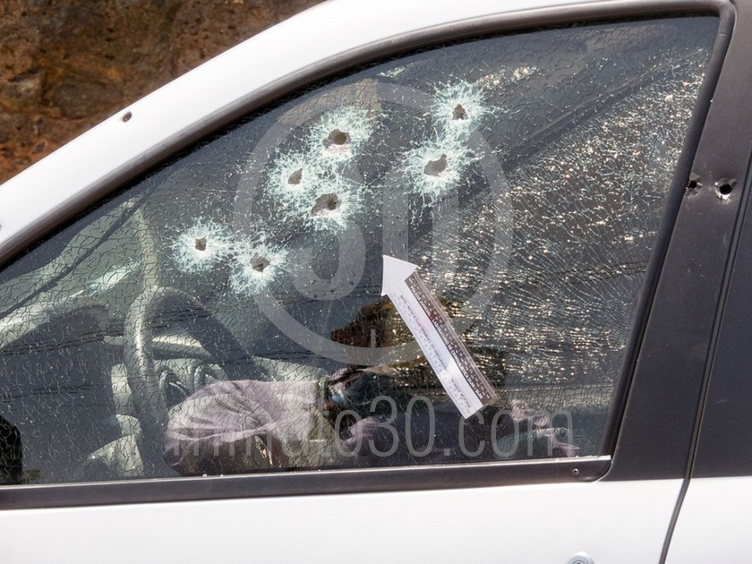 EN FOTOS: ¡Doble homicidio! Se murió el otro hombre herido en ataque sicarial por el Parque Juanes 6 inspeccion tecnica del carro de las victimas del ataque sicarial en el parque juanes 05 03 2020 8