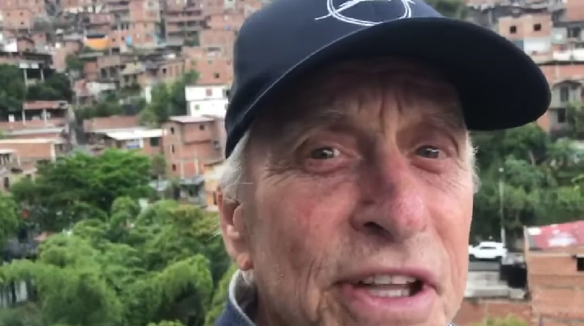 ¡Ninguna le atinó! Glenn Close y Catherine Zeta-Jones intentaron adivinar dónde estaba Michael Douglas y no lo lograron