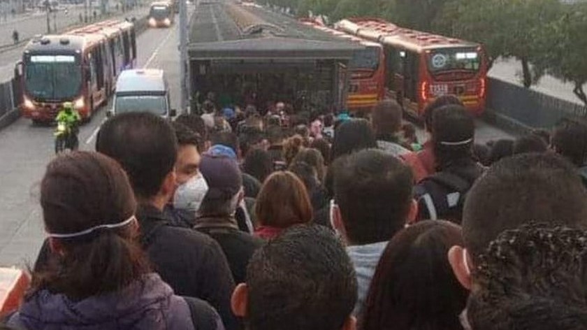 ¡Se ganaron una multa!, operadores del Transmilenio serían los culpables de los “tumultos” en el sistema de transporte