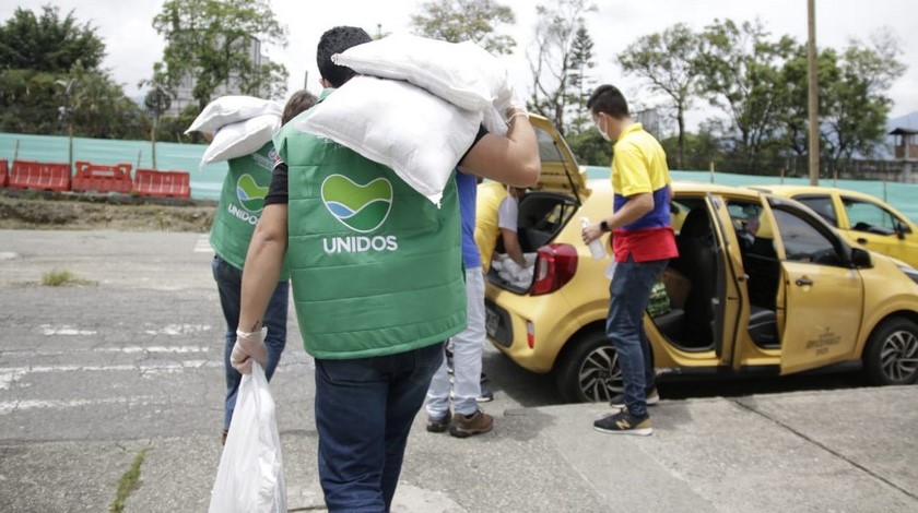 Antioquia Solidaria ya entregó 3.100 paquetes alimentarios a los taxistas más vulnerables del Área Metropolitana