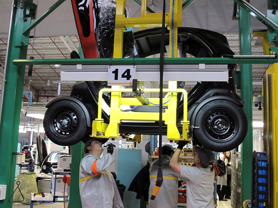Renault reanuda progresivamente la actividad en sus factorías de Francia