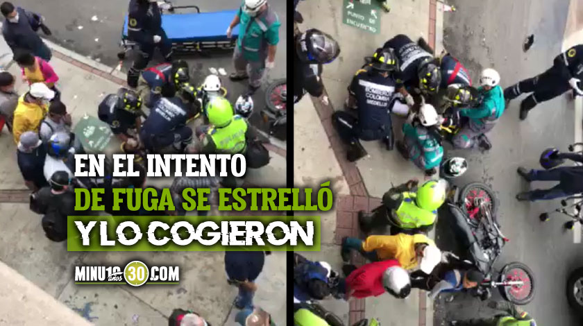 VIDEO: Tras atracar a una señora, fletero se estrelló y la comunidad lo agarró en el centro de Medellín 
