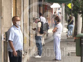 Así está el mapa de contagiados en Medellín, en el último reporte fueron 787 nuevos casos 1 Personas con tapabocas coronavirus covid ciudadanos peatones cuarentena aislamiento2