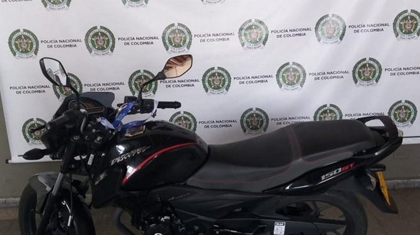 En actividades de control la Policía recuperó en Medellín una moto que fue robada varios meses atrás 1 mo
