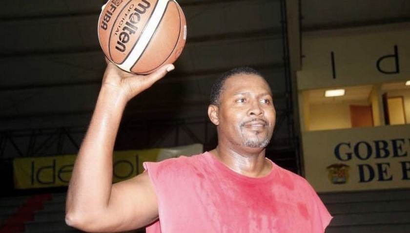 Falleció Álvaro Teherán, leyenda del baloncesto colombiano