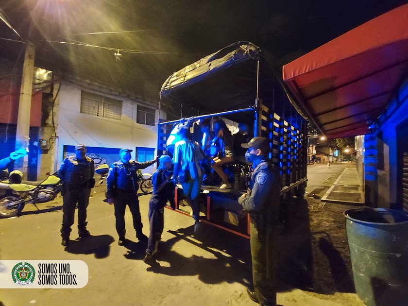 ¡Qué joyitas! En el centro capturaron a 25 personas jugando y bebiendo en un casino 2 180520 Capturas por violaci%C3%B3n medida sanitaria vigilancia 1