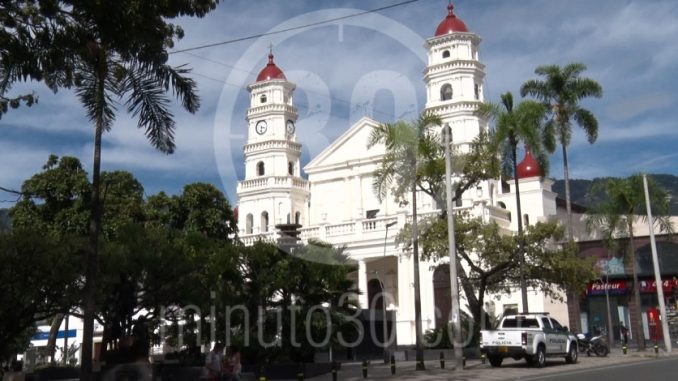 Calles municipio de Envigado Antioquia Valle de Aburra peatones cuarentena coronavirus aislamiento (10) Los casos activos en Envigado ya suman 82