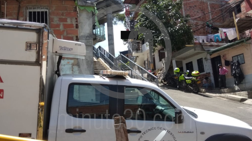 MUJER HALLADA SIN VIDA EN LA COMUNA 8 (7)