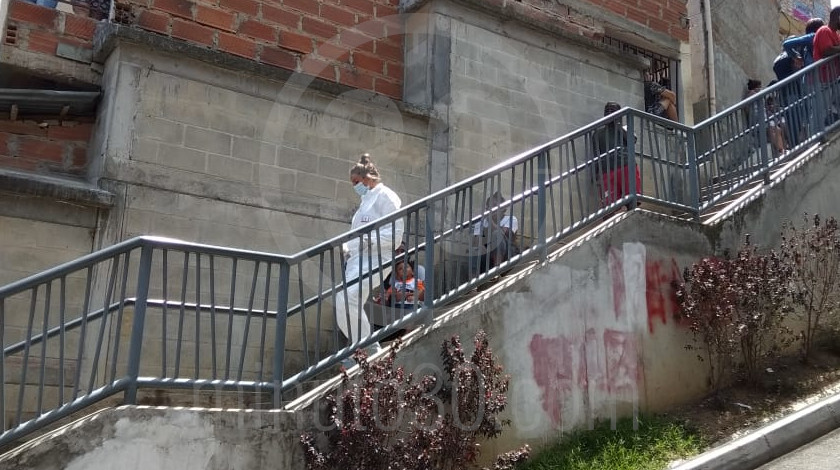 MUJER HALLADA SIN VIDA EN LA COMUNA 8 (7)