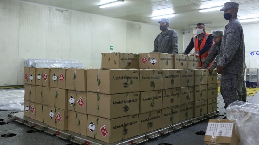 Fueron enviadas 20 mil botellas de alcohol antiséptico de la Fábrica de Licores de Antioquia hacia el Amazonas