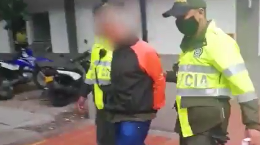 EN VIDEO: Lo cogieron en flagrancia atracando en una estación de gasolina en Laureles 1 capturado atraco laureles