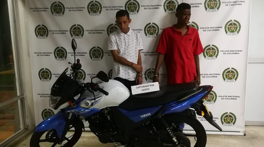¡Qué joyas! Capturados dos hombres que se habían hurtado una motocicleta en el barrio Villa Hermosa 3 capturados villa hermosa 1