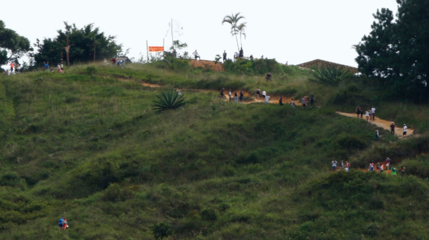 Denuncian masiva presencia de personas en el Cerro de las Tres Cruces 1 cerro de las tres cruces
