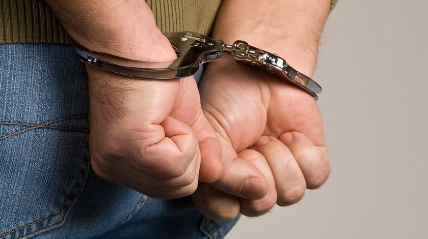 Capturado un hombre quien violó la medida sanitaria en el barrio San Javier 1 esposas