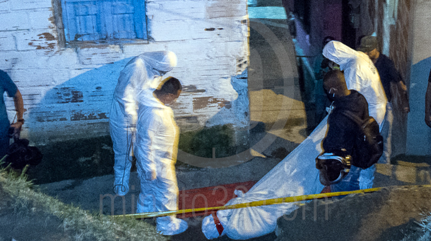 EN VIDEO Y FOTOS: Lo iban persiguiendo para matarlo, se metió a una casa ajena y ahí lo ultimaron a disparos 11 homicidio en el barrio blanquizal medellin jueves 28 de mayo 2020 1
